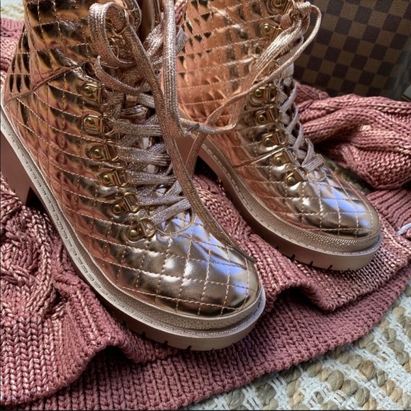 hP] CAPE ROBBIN ROSE GOLD CHUNKY QUILT LACE UP BOO - Picture 7 of 9